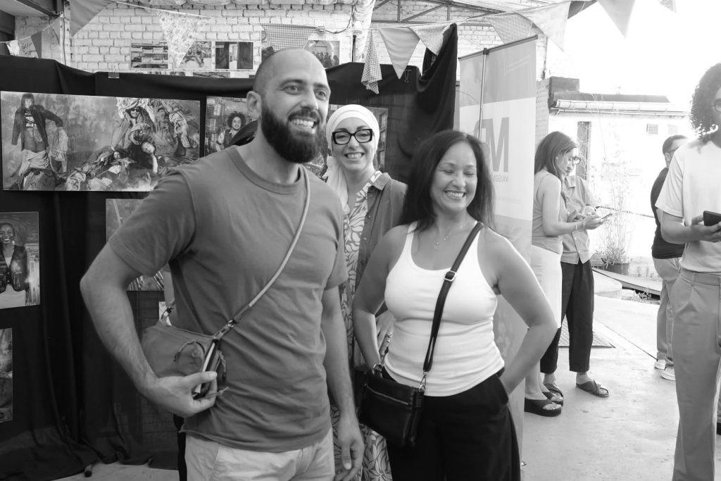 Un public enthousiaste a pu observer les photographies